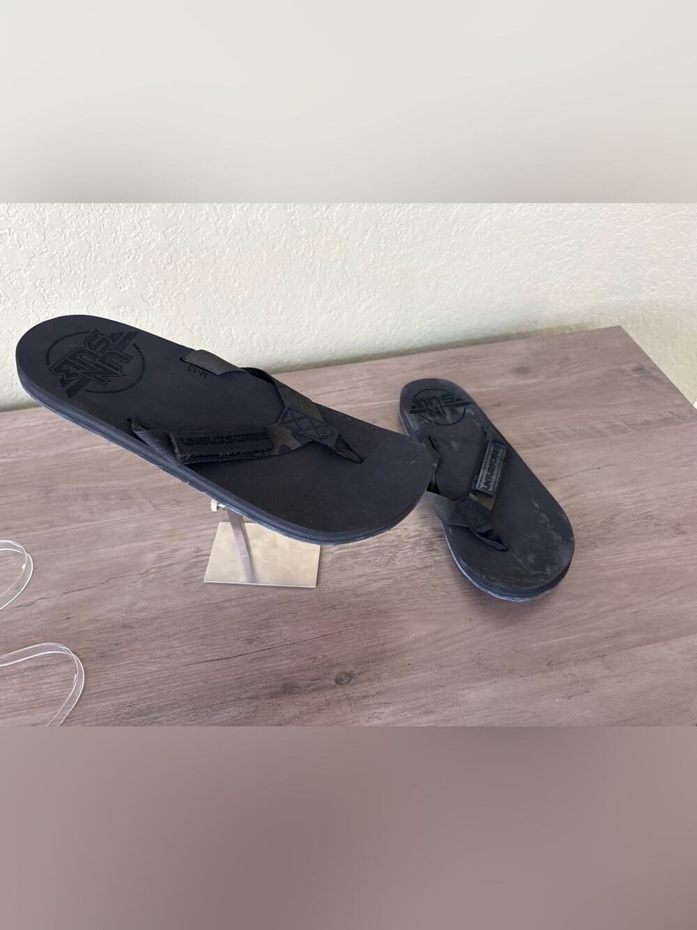 SunSki Black Flip Flops Sandals Men’s Size 13 Lightweight Beach Casual
